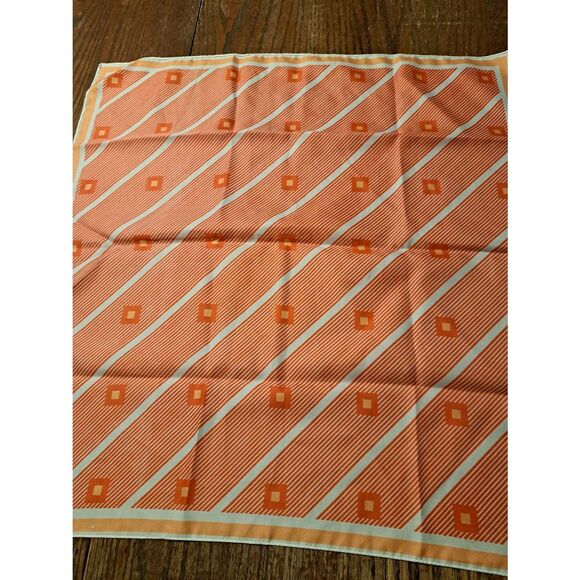 Vintage Orange White Lady Scarf 100% Polyester Made in Italy 21x23 WPL4302 - Picture 3 of 4